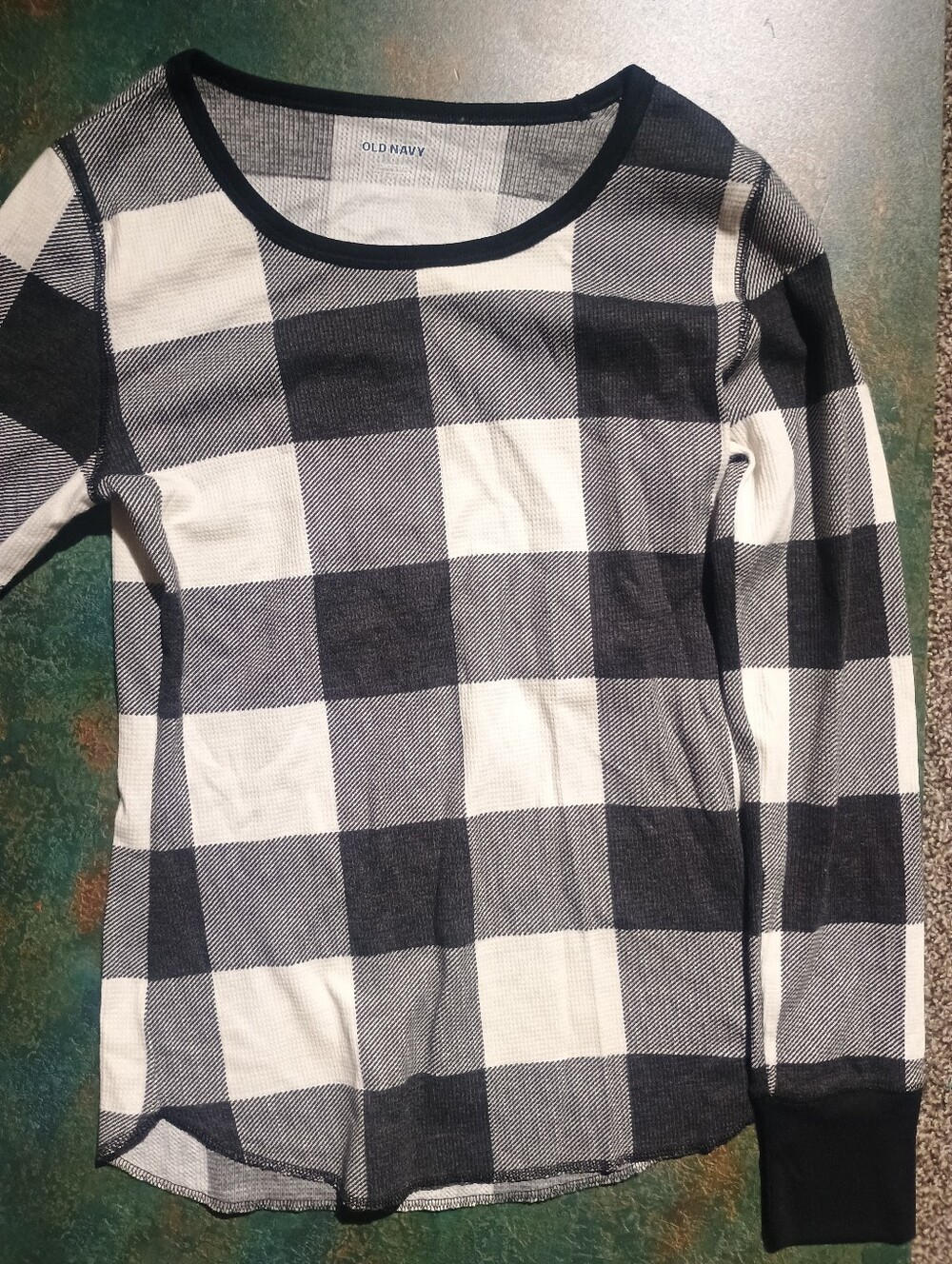 Old Navy Black & White Buffalo Plaid Long Sleeve Sweater